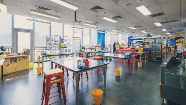 wuhan yangtze international school campus arts and crafts classroom