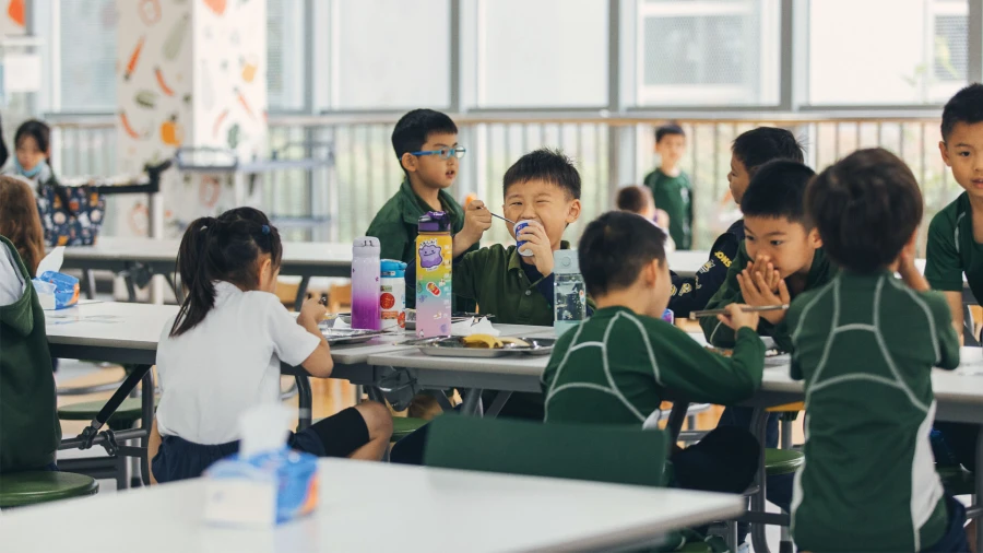 wuhan yangtze international school early childhood center cafeteria lunch break